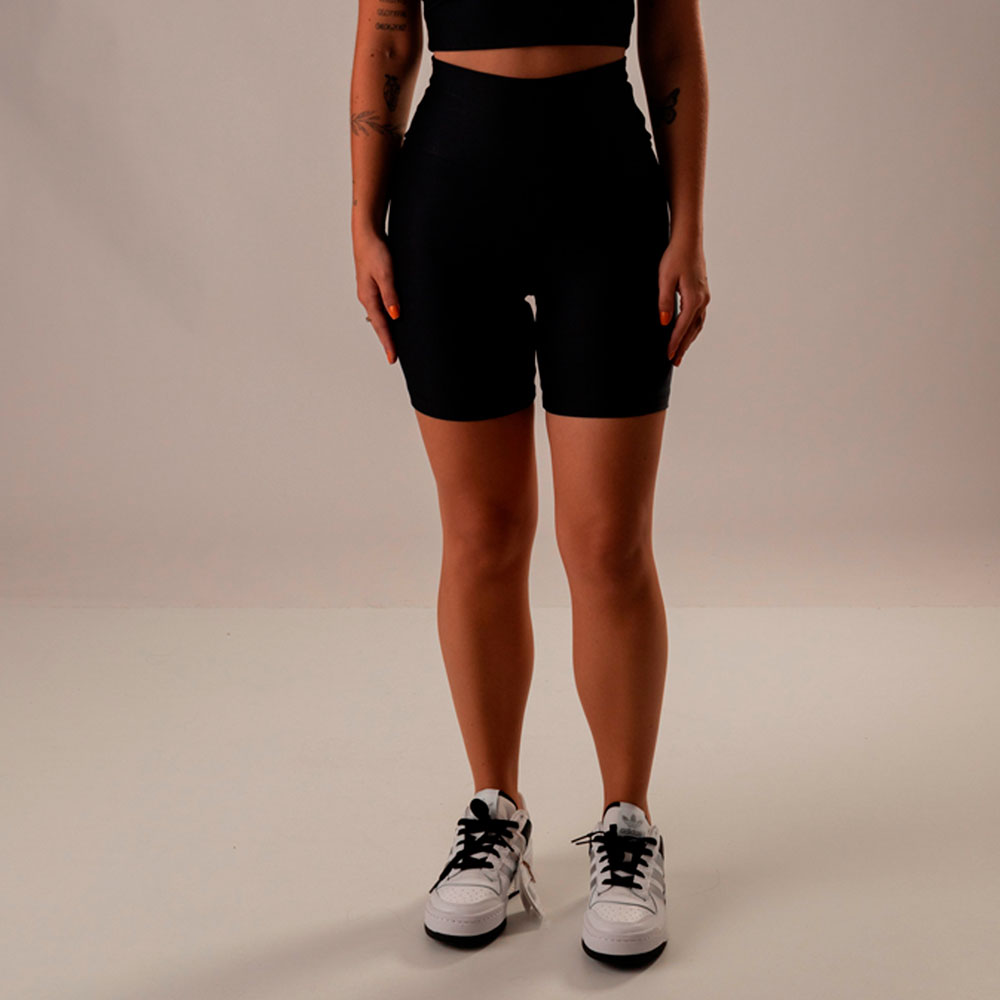 Shorts Fer Preto
